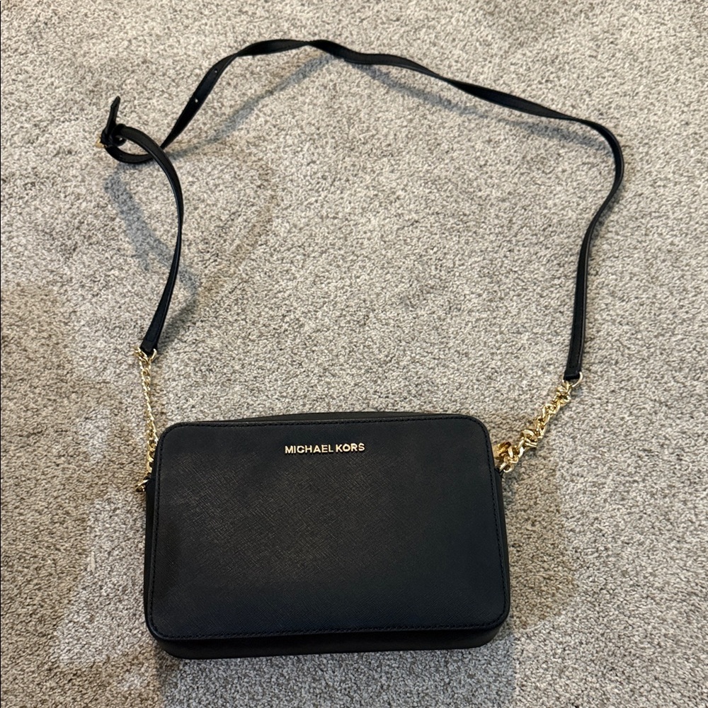 Michael Kors Elegant Black Crossbody Bag